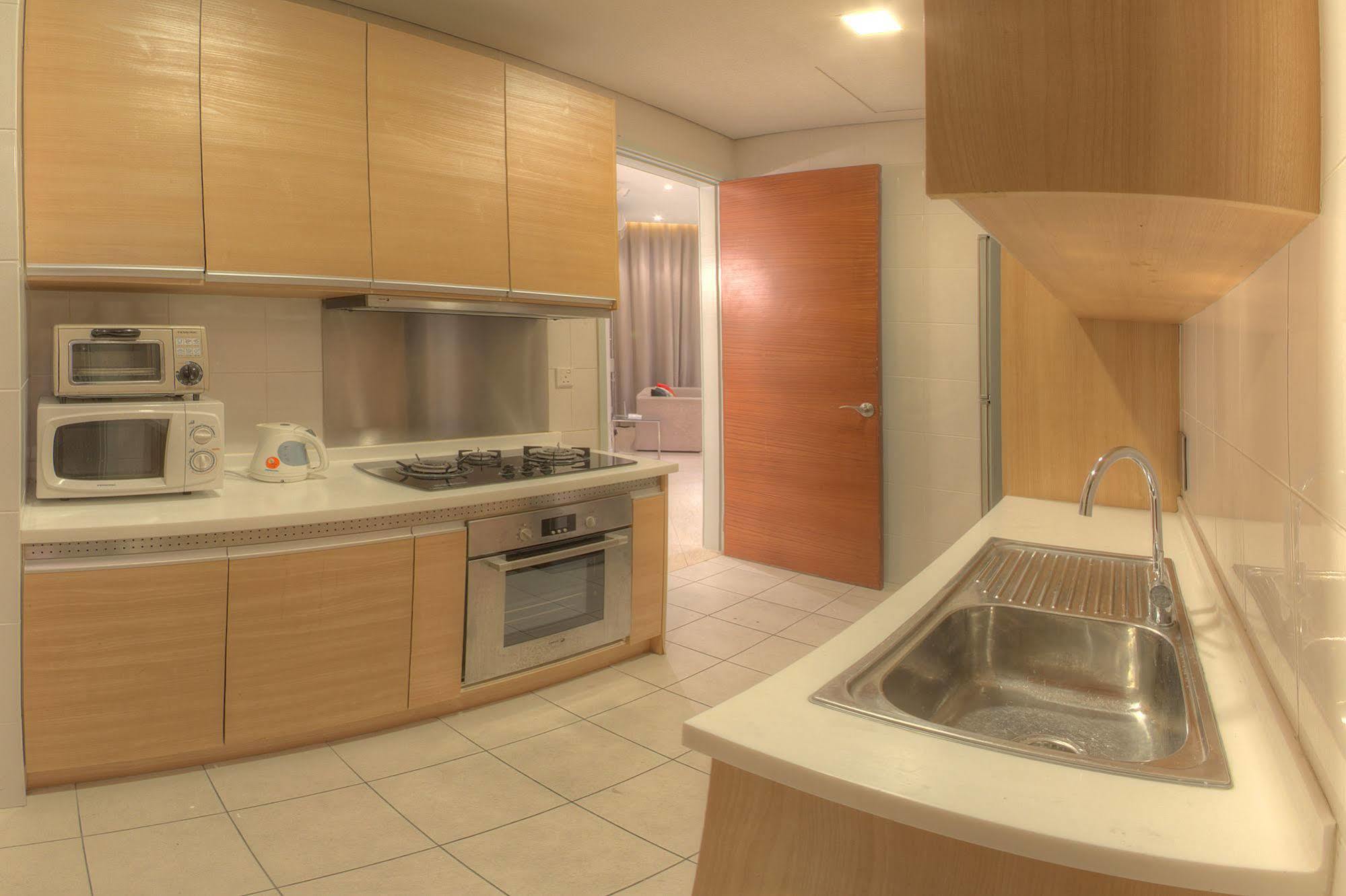 Golden Triangle Suites By Mondo Куала Лумпур Екстериор снимка